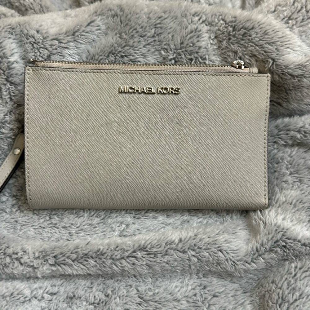 Michael Kors Jet Set Large Leather Smartphone Wristlet Wallet